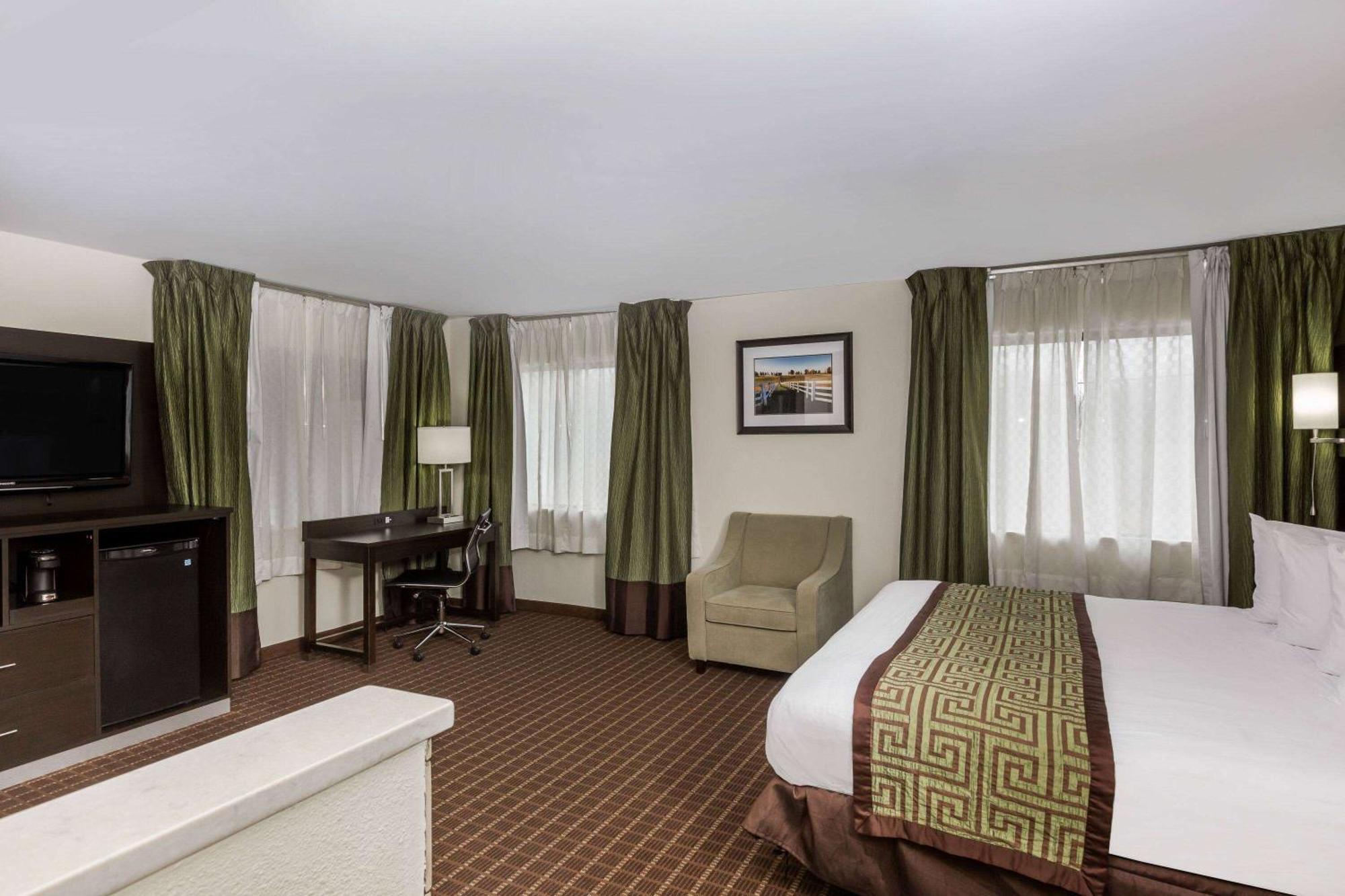 Baymont By Wyndham Louisville South I 65 Brooks Bagian luar foto