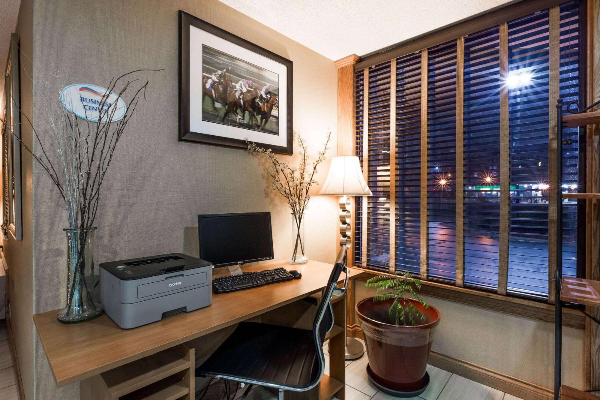 Baymont By Wyndham Louisville South I 65 Brooks Bagian luar foto