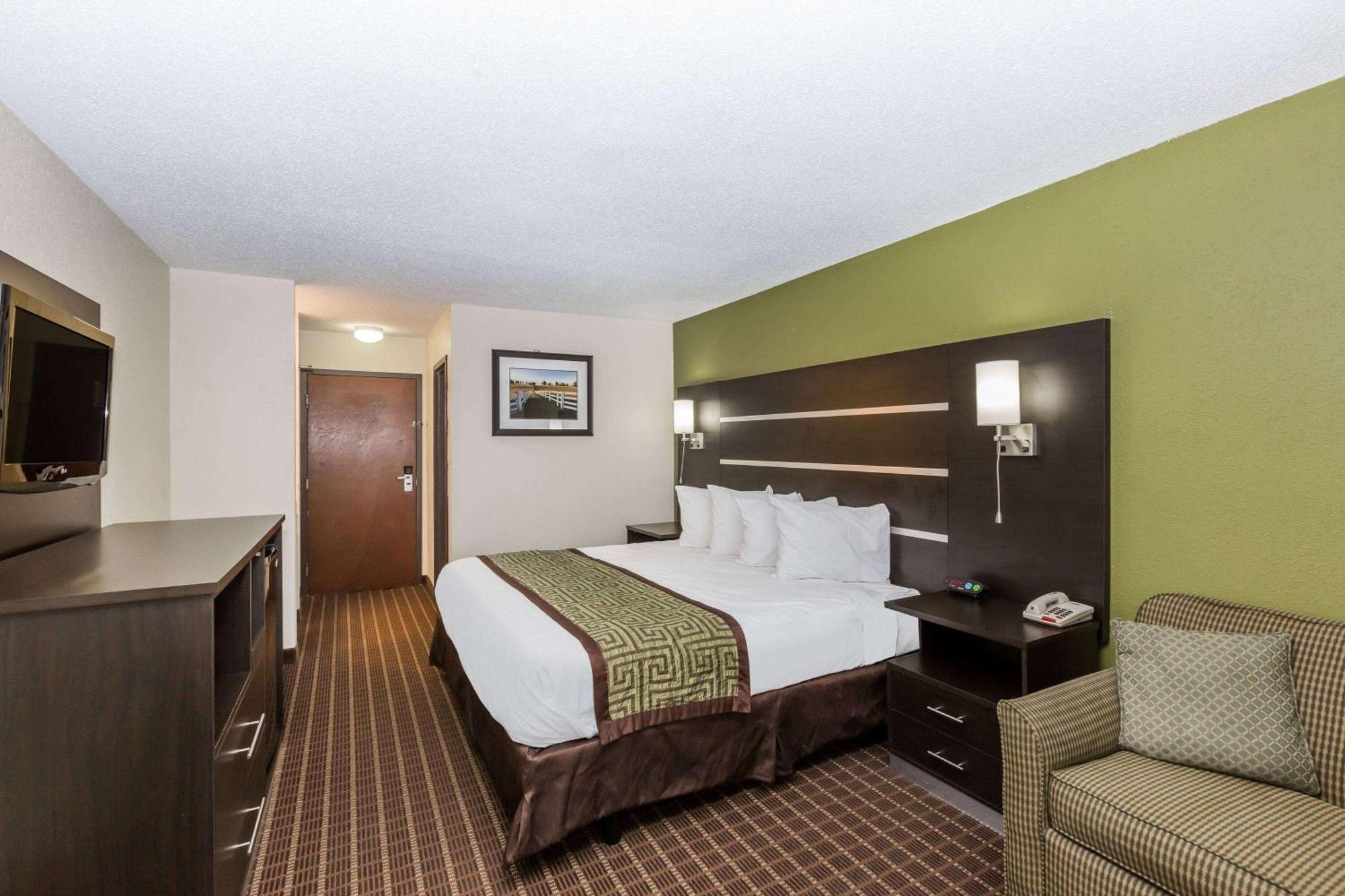 Baymont By Wyndham Louisville South I 65 Brooks Bagian luar foto