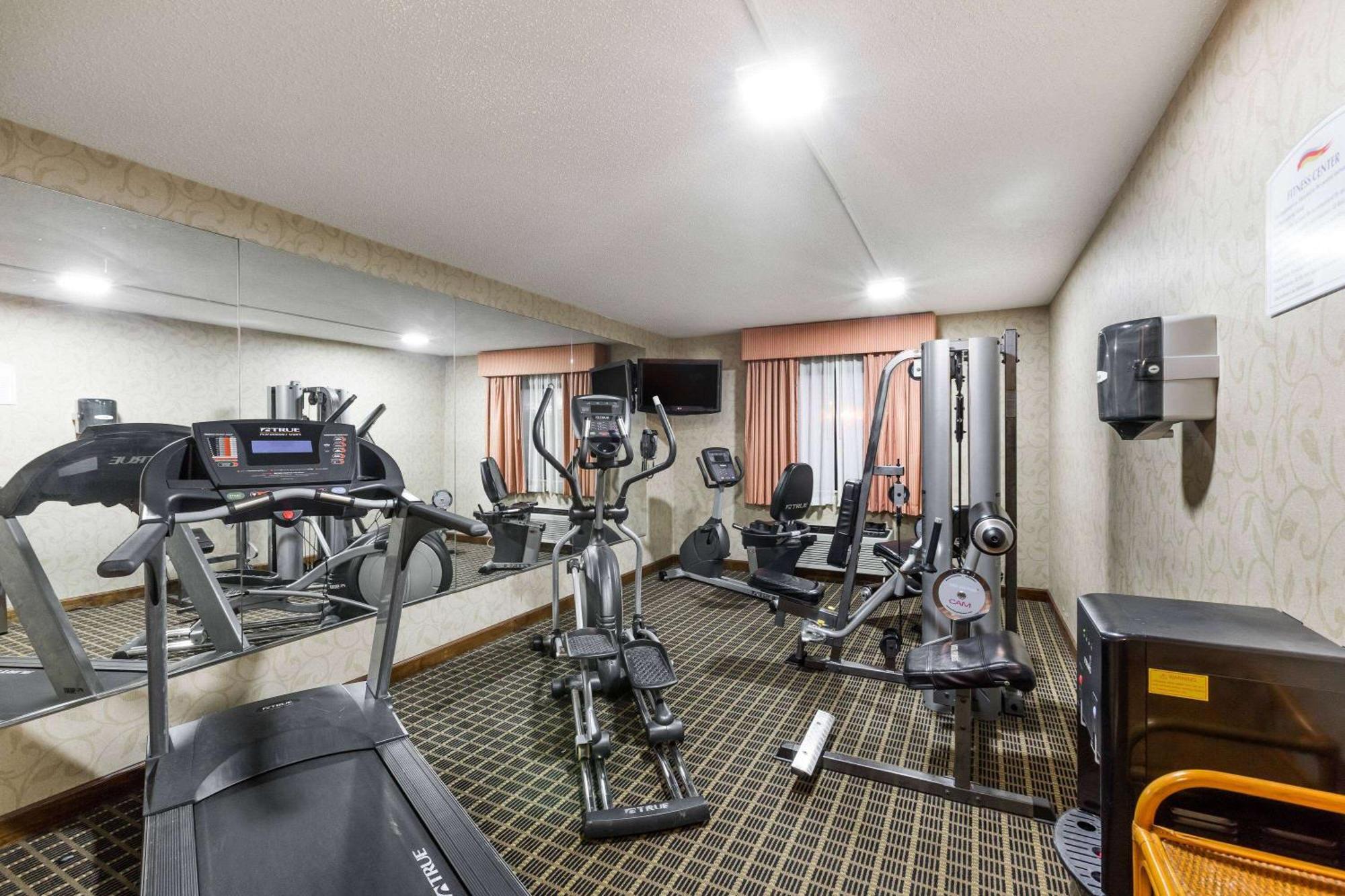 Baymont By Wyndham Louisville South I 65 Brooks Bagian luar foto
